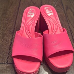 Gianni Bini Vibrant Pink Platform Slides